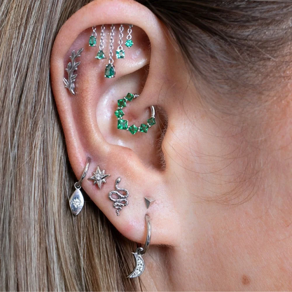 Emerald Crystal Daith Clicker Hoop - Image 2